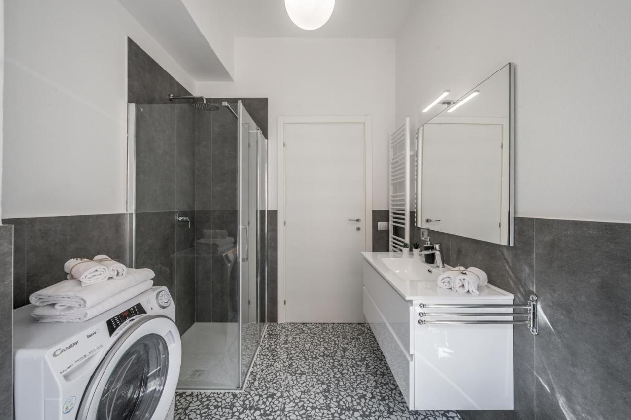 Altalena Sulla Piazza, Un Affaccio D'Eccezione Apartment Modena Exterior photo