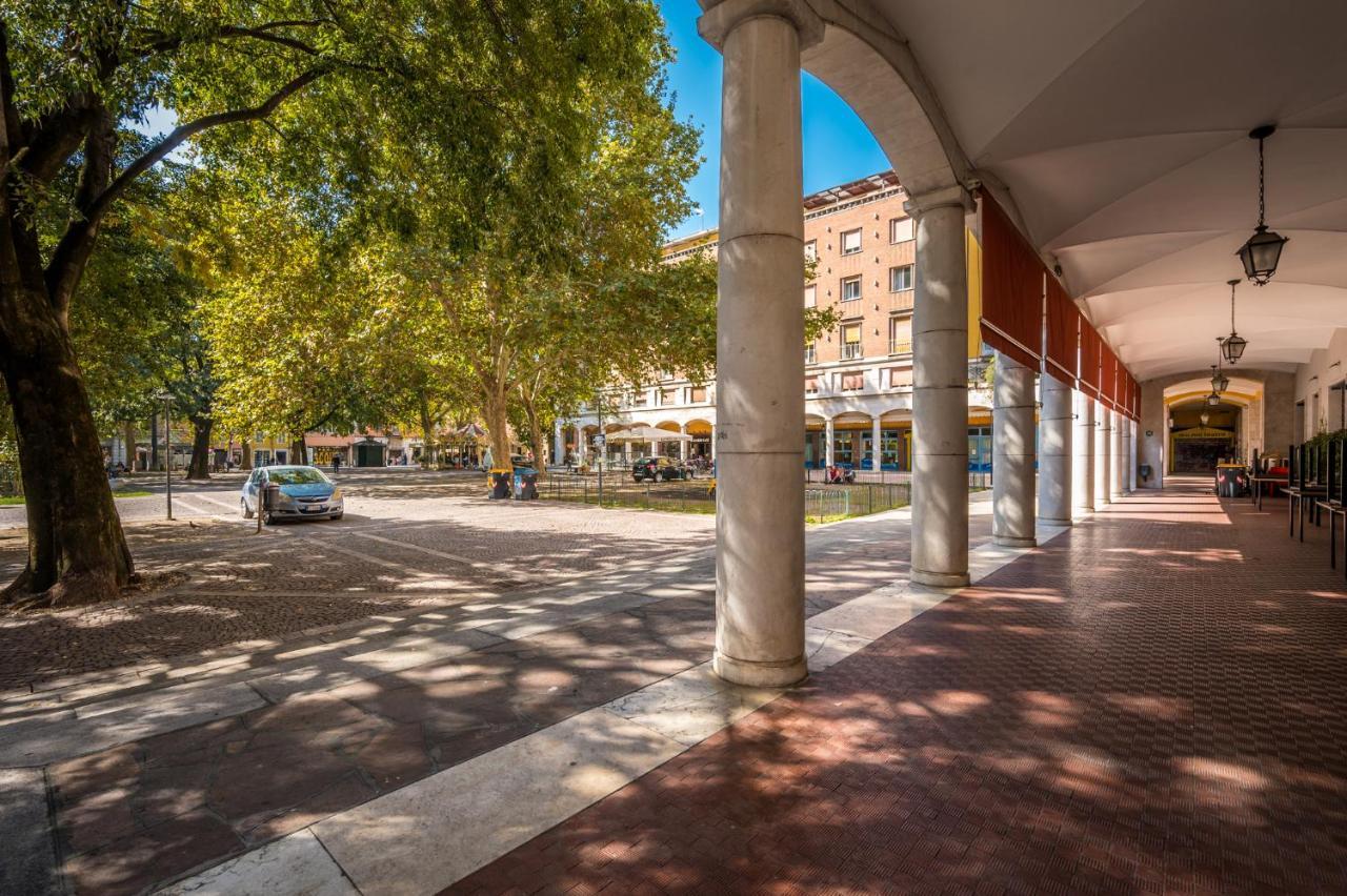 Altalena Sulla Piazza, Un Affaccio D'Eccezione Apartment Modena Exterior photo