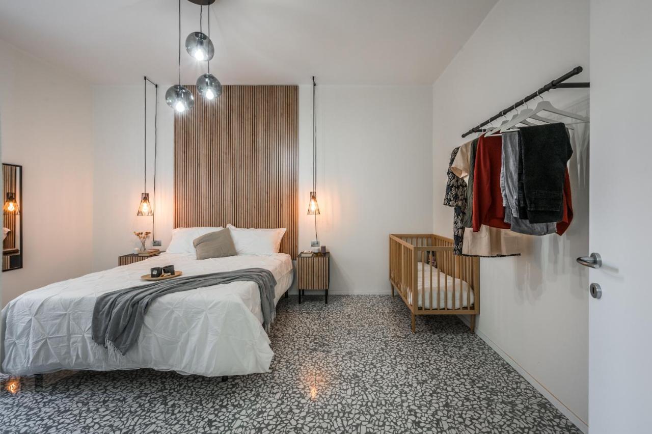 Altalena Sulla Piazza, Un Affaccio D'Eccezione Apartment Modena Exterior photo