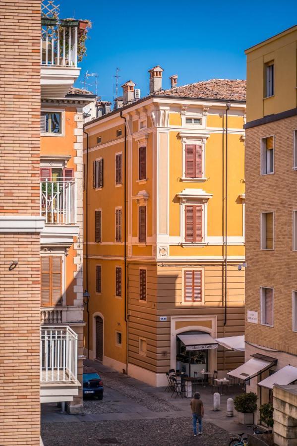 Altalena Sulla Piazza, Un Affaccio D'Eccezione Apartment Modena Exterior photo